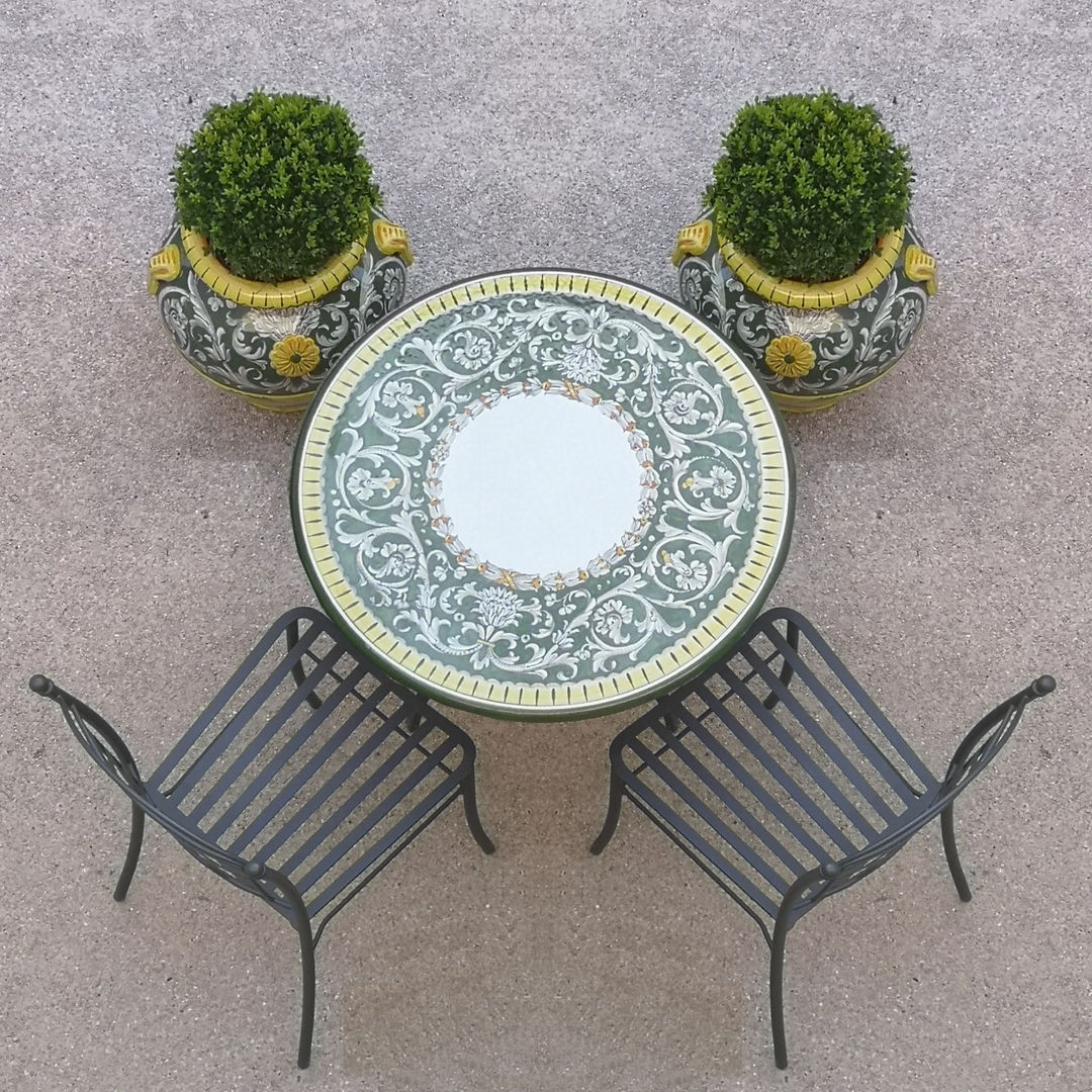 homify Classic style garden Ceramic Green Furniture