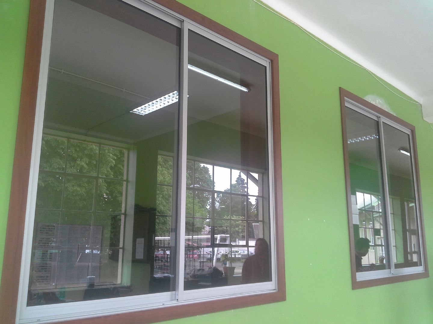 Ventanales para oficinas Inspectoria Liceo Bicentenario, Temuco CEC Espinoza y Canales LTDA Puertas y ventanas modernas Ventanas