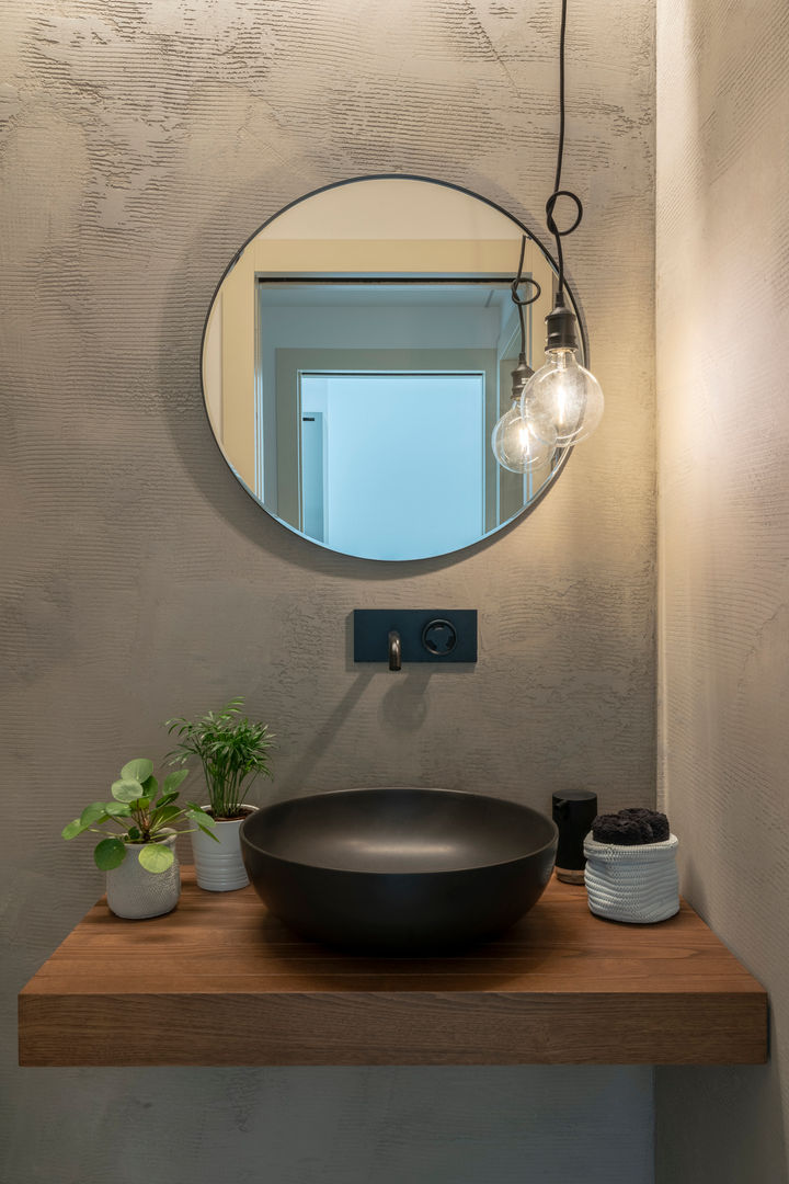 Ristrutturazione con ampliamento nelle colline di Treviso, CÙ DESIGN CÙ DESIGN Modern style bathrooms