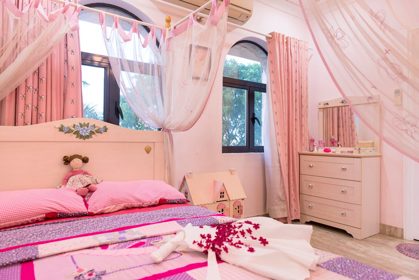 GIRLS BEDROOM homify Teen bedroom