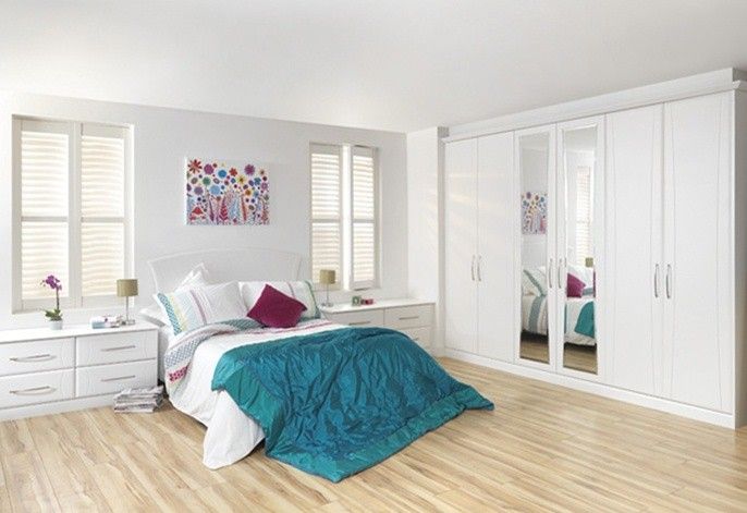 White Gloss Fitted Bedroom Furniture London Metro Wardrobes London Quartos modernos Armários