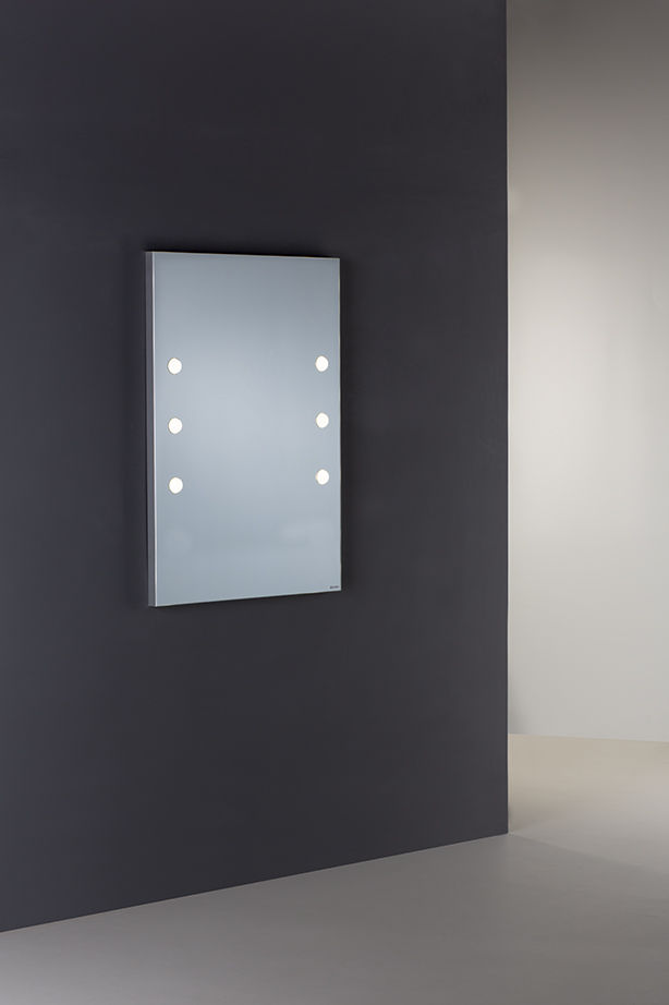Specchi con tecnologia iLight, Unica by Cantoni Unica by Cantoni Spogliatoio moderno