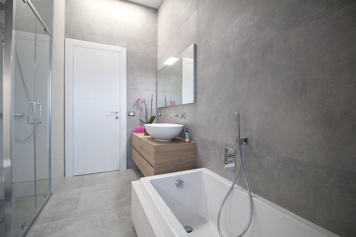 Appartamento SF - Progetto chiuso con Homify, Giuseppe Rappa & Angelo M. Castiglione Giuseppe Rappa & Angelo M. Castiglione Modern bathroom