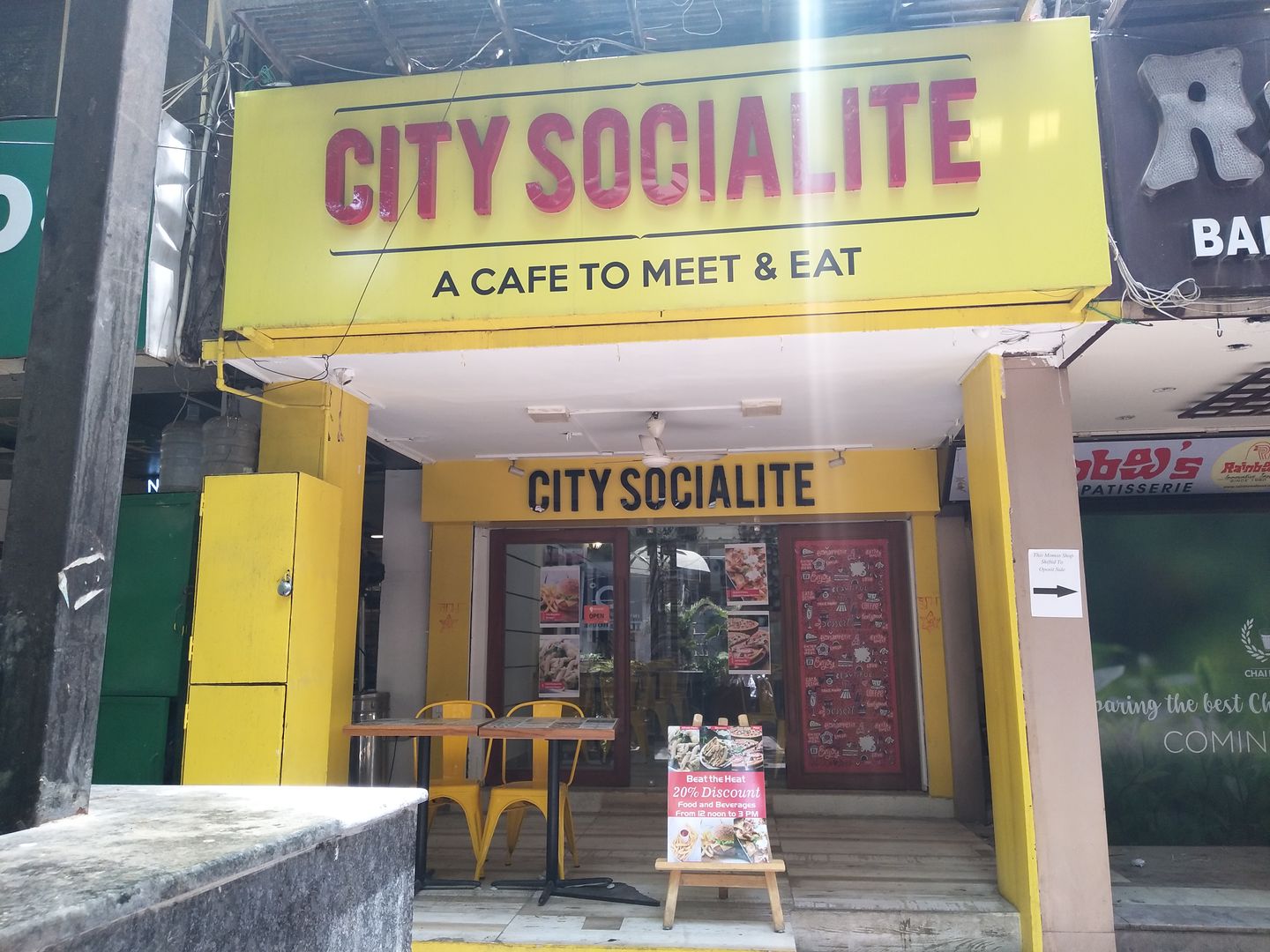 French Chic Cafe Design - City Socialite, Ecoinch Services Private Limited Ecoinch Services Private Limited Portas Portas
