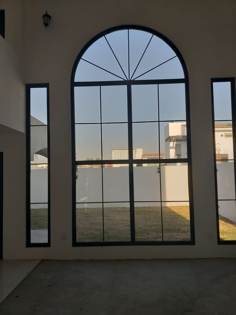 homify Modern Windows and Doors Plastic Windows