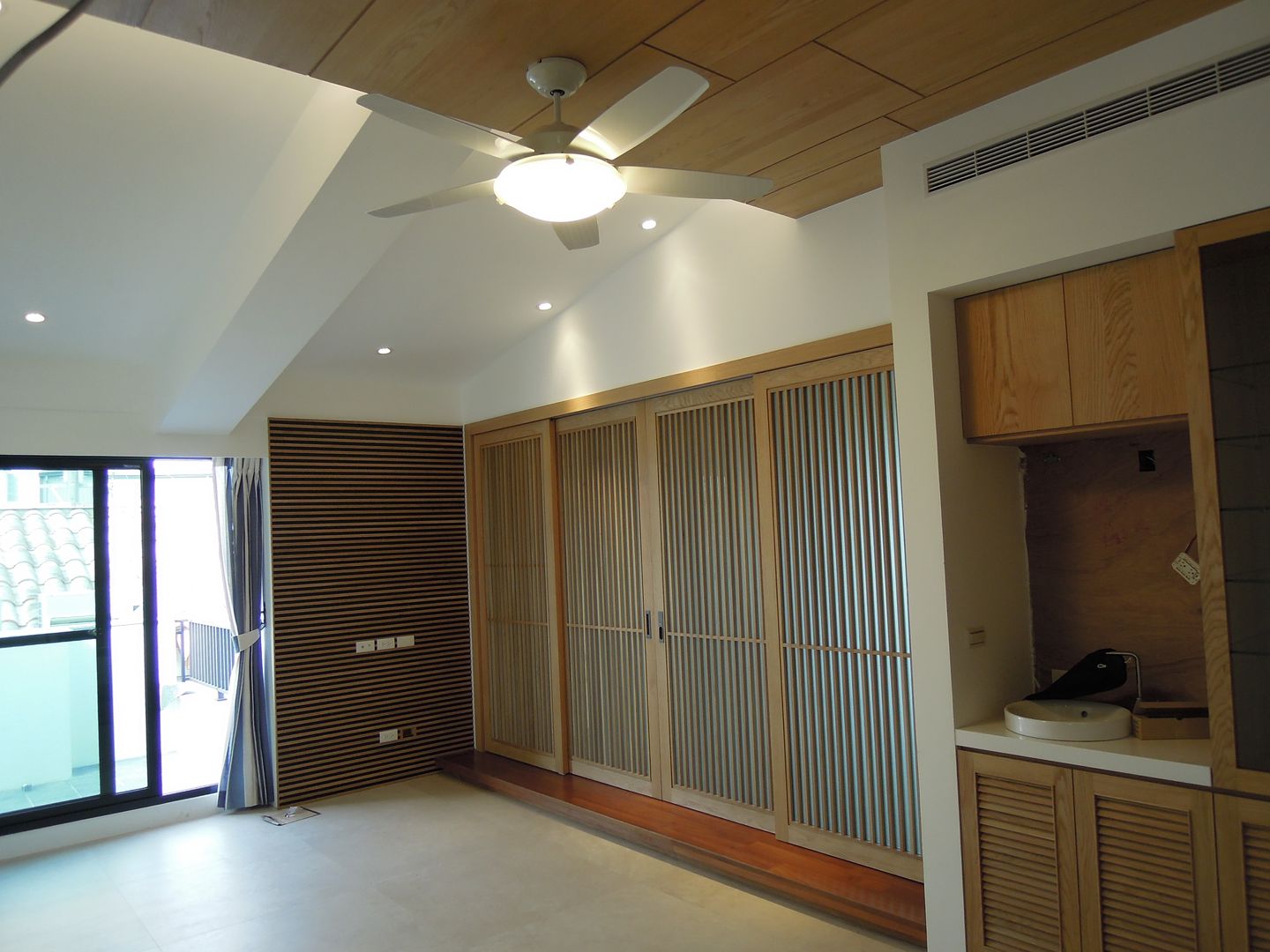 起居室 houseda Asian style living room Wood Wood effect