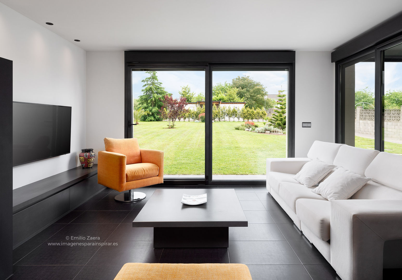 Salón con vistas. arQmonia estudio, Arquitectos de interior, Asturias Livings de estilo moderno