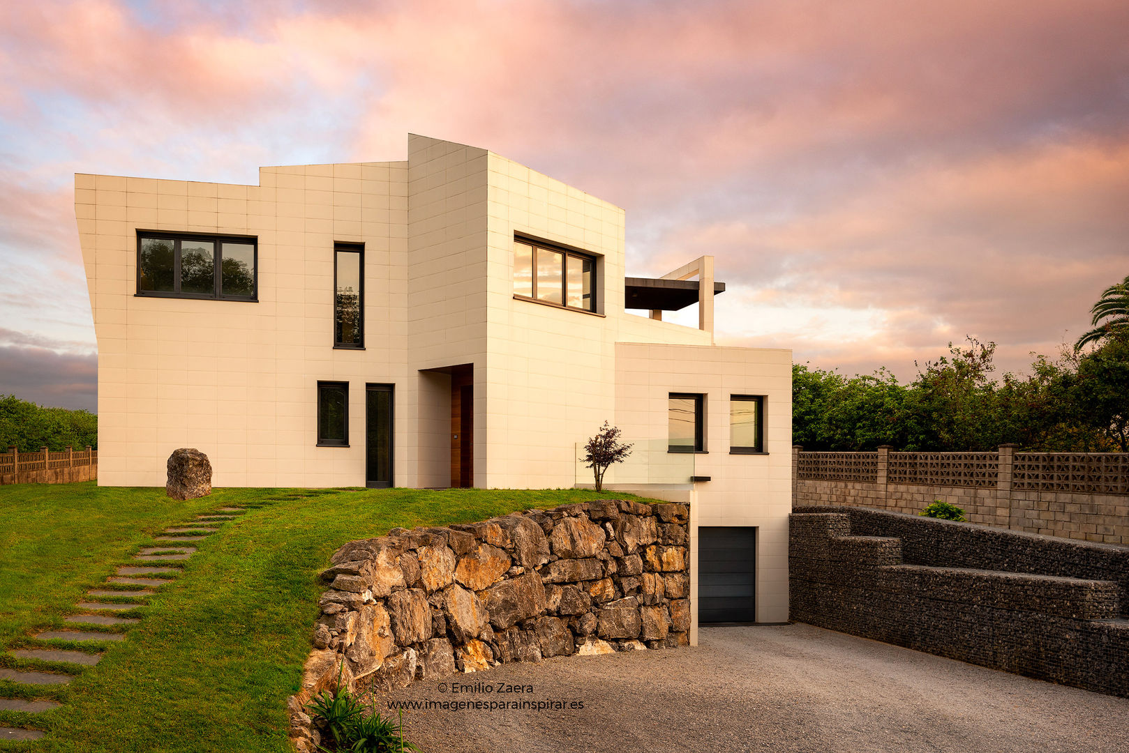 Diseño y Construcción De Una Vivienda Unifamiliar Aislada - Cabueñes, Gijón 2013, arQmonia estudio, Arquitectos de interior, Asturias arQmonia estudio, Arquitectos de interior, Asturias 獨棟房