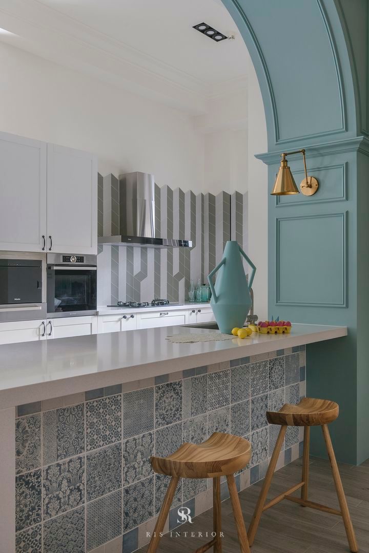 紛染．綿綿｜Trochee of Tints 理絲室內設計有限公司 Ris Interior Design Co., Ltd. Small kitchens Slate