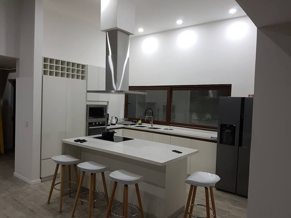 Remodelaciones de Cocinas, N&V diseño y construcción N&V diseño y construcción キッチン収納