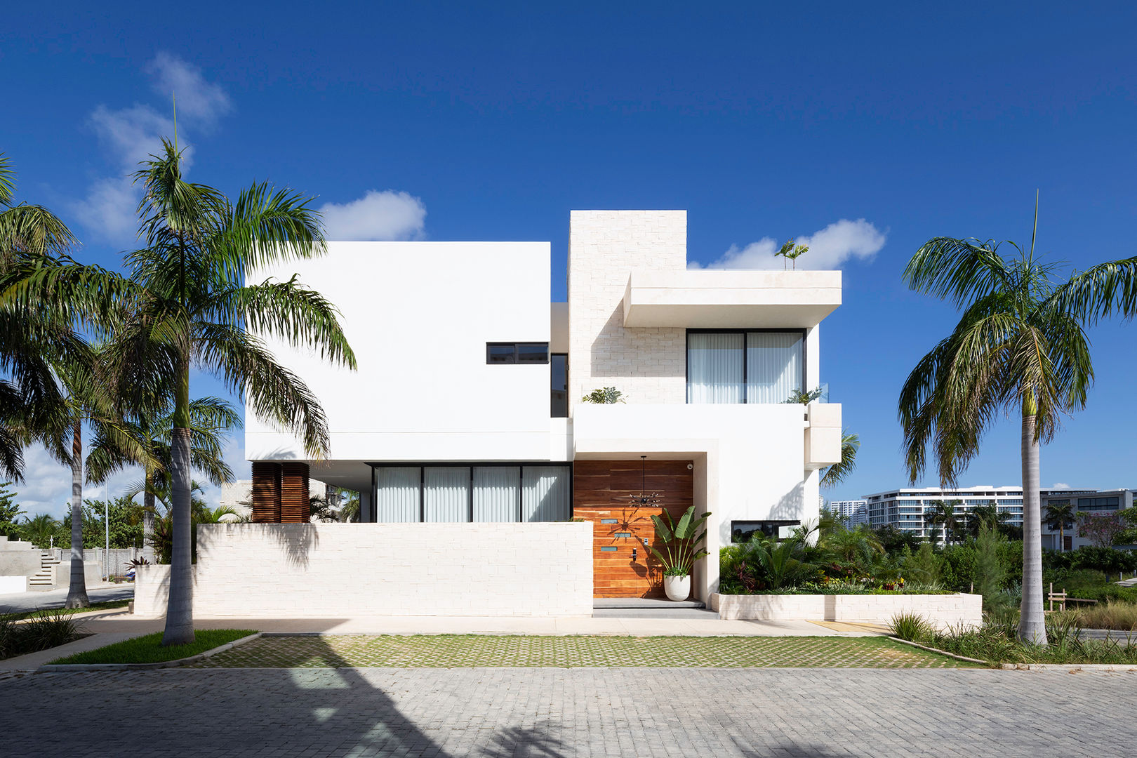 casa de la p, Daniel Cota Arquitectura | Despacho de arquitectos | Cancún Daniel Cota Arquitectura | Despacho de arquitectos | Cancún منزل عائلي صغير أسمنت