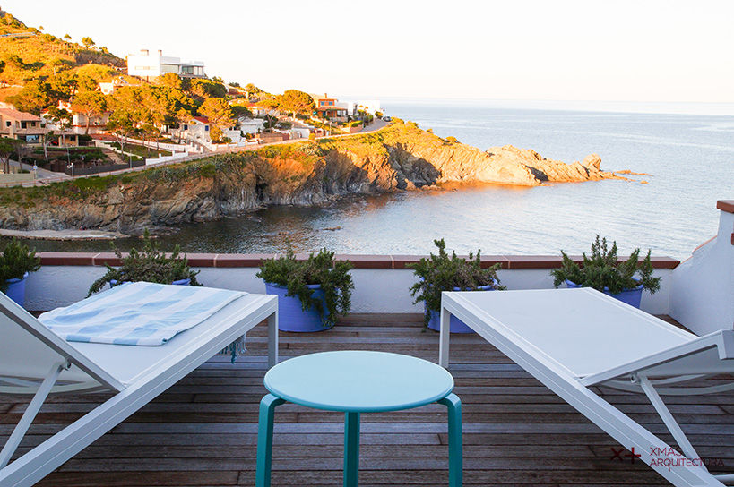 Terraza y entorno Xmas Arquitectura e Interiorismo para reformas y nueva construcción en Barcelona Balcones y terrazas mediterráneos Madera Acabado en madera