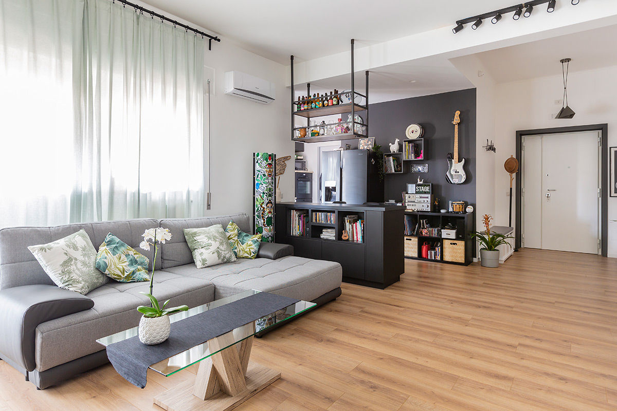 Ristrutturazione appartamento di 100 mq a Roma, Prati Fiscali, Facile Ristrutturare Facile Ristrutturare Modern living room