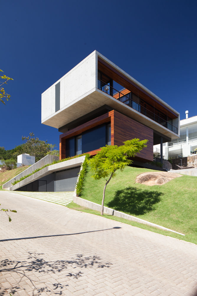 Casa de hormigón y madera, Alejandro Ortiz Arquitecto Alejandro Ortiz Arquitecto Passive house Concrete