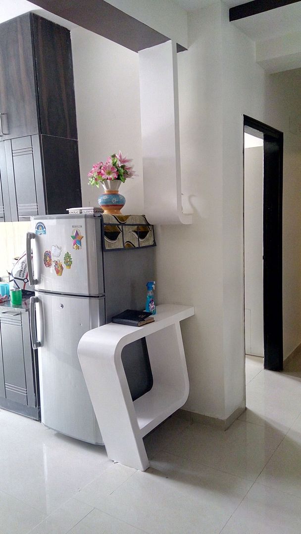 Residence -Noida, SHUFFLE DESIZN SHUFFLE DESIZN Tủ bếp Gỗ thiết kế Transparent