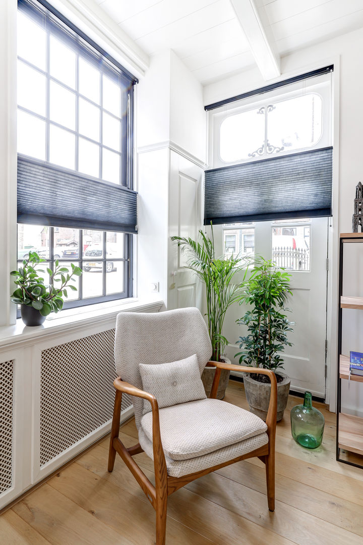 Rijksmonument Utrecht, MIRA Interieur & Meubelontwerp MIRA Interieur & Meubelontwerp Minimalist living room