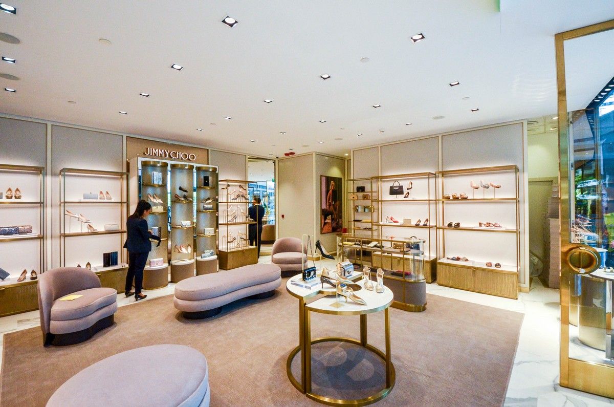 Jimmy Choo, Shop Floor Design, DMR DESIGN AND BUILD SDN. BHD. DMR DESIGN AND BUILD SDN. BHD. مساحات تجارية محلات تجارية