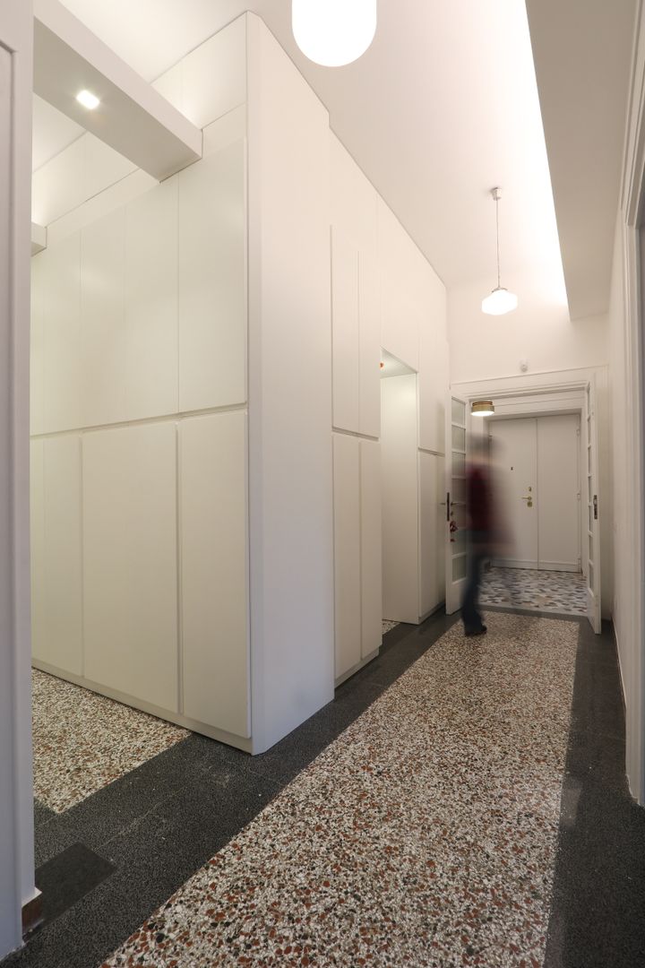 Casa I&B, Daniele Arcomano Daniele Arcomano Modern corridor, hallway & stairs