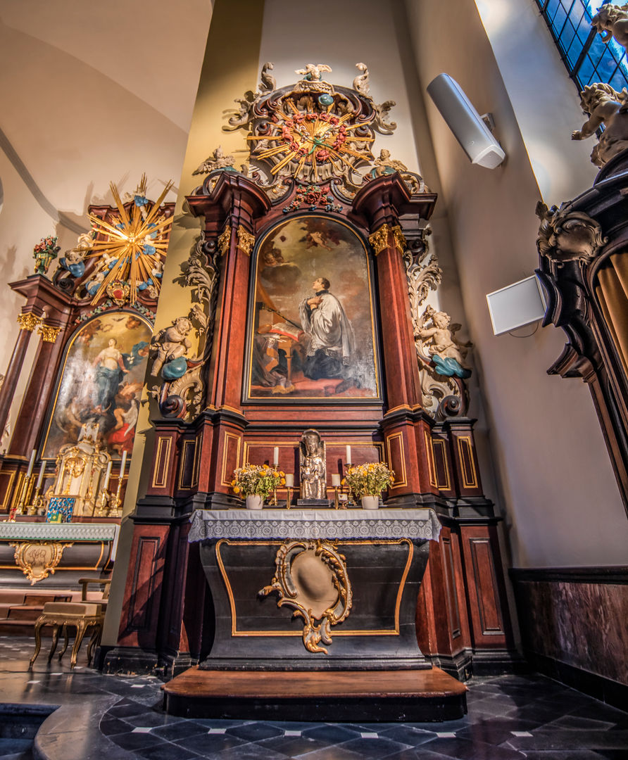 Beleuchtungskonzept einer Kirche, Moreno Licht mit Effekt - Lichtplaner Moreno Licht mit Effekt - Lichtplaner Ticari alanlar Müzeler