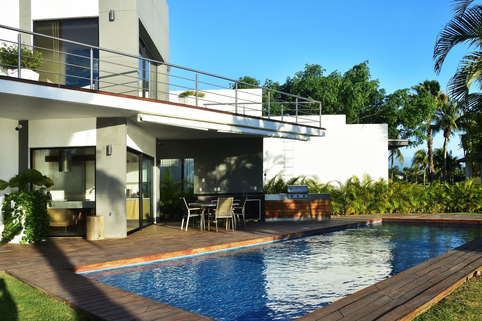 Casa Vista Lagos, Excelencia en Diseño Excelencia en Diseño Piscinas de estilo moderno