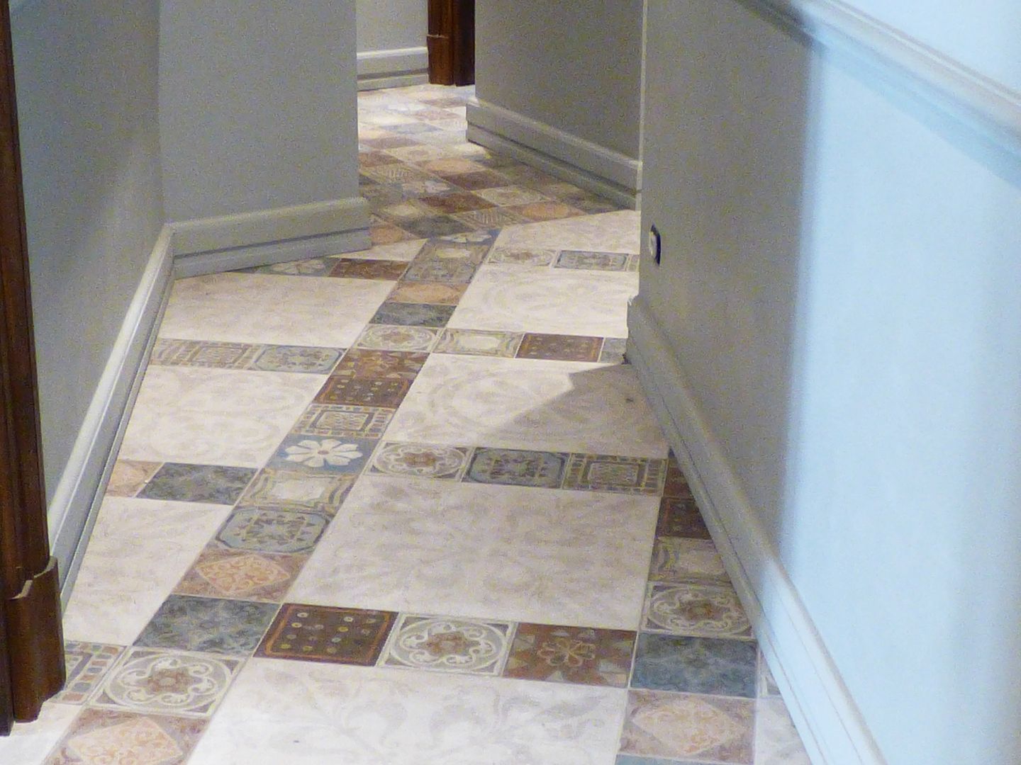 Porcelain Stoneware Floor ARTE DELL'ABITARE Mediterranean style corridor, hallway and stairs floor,Accessories & decoration