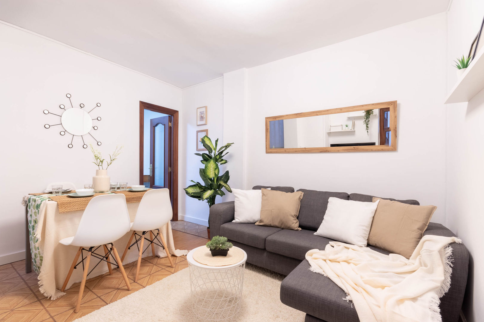 Salón piso de estudiantes en alquiler. Bilbao Home Staging Bizkaia