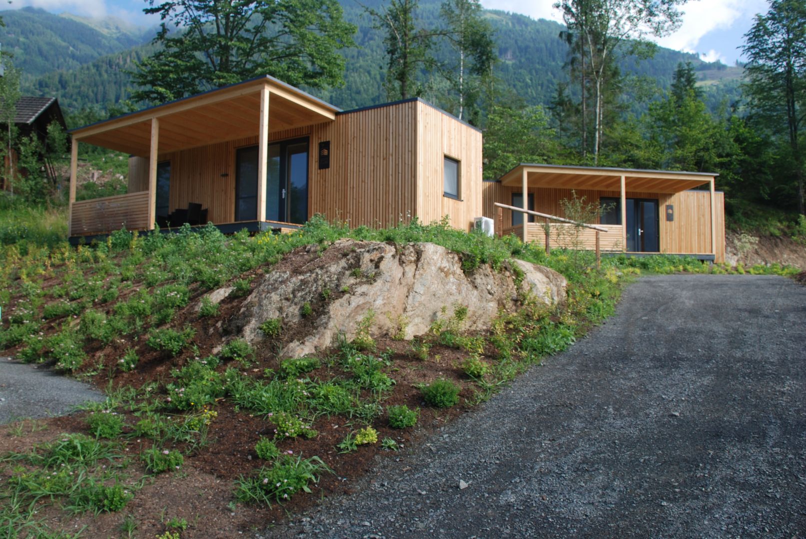 Chalet mit Ruhelage WoodCube GmbH Gewerbeflächen Holz Holznachbildung Hotels