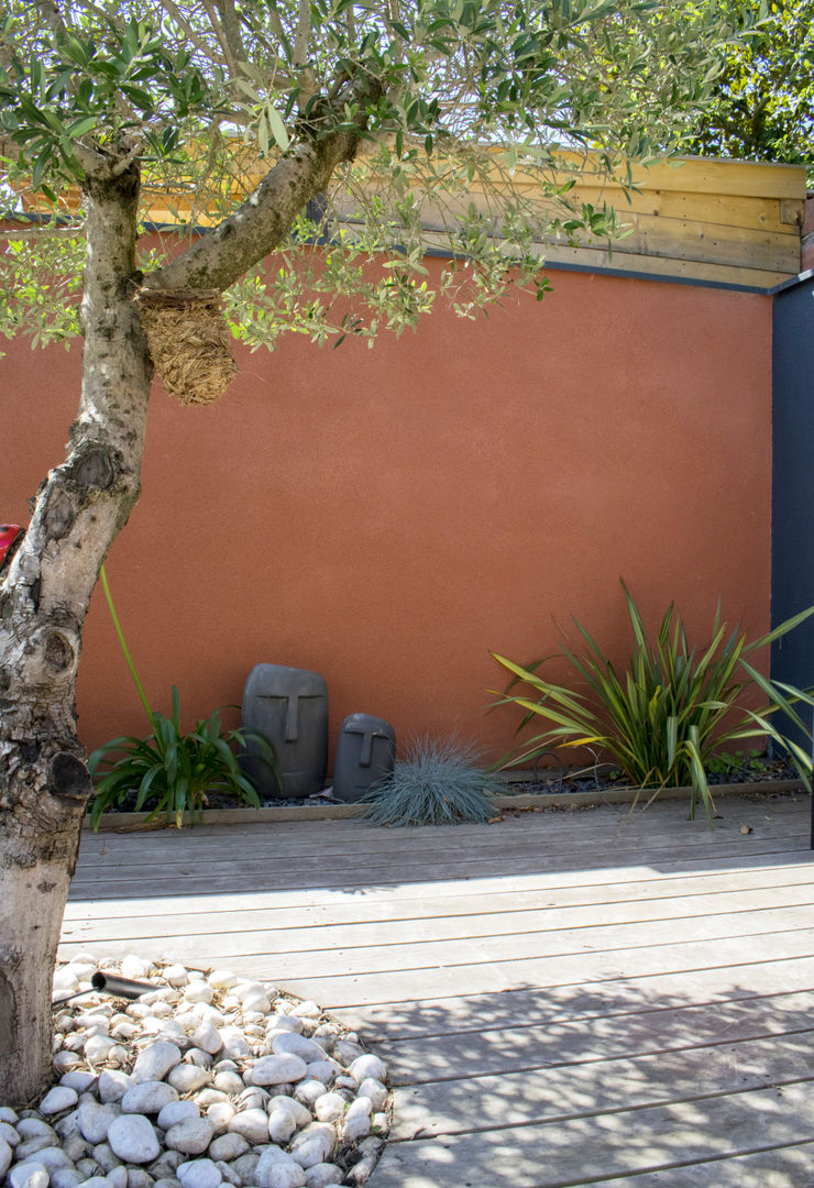 Un Jardin Terracotta & Noir, E/P ESPACE DESIGN - Emilie Peyrille E/P ESPACE DESIGN - Emilie Peyrille บ้านและที่อยู่อาศัย