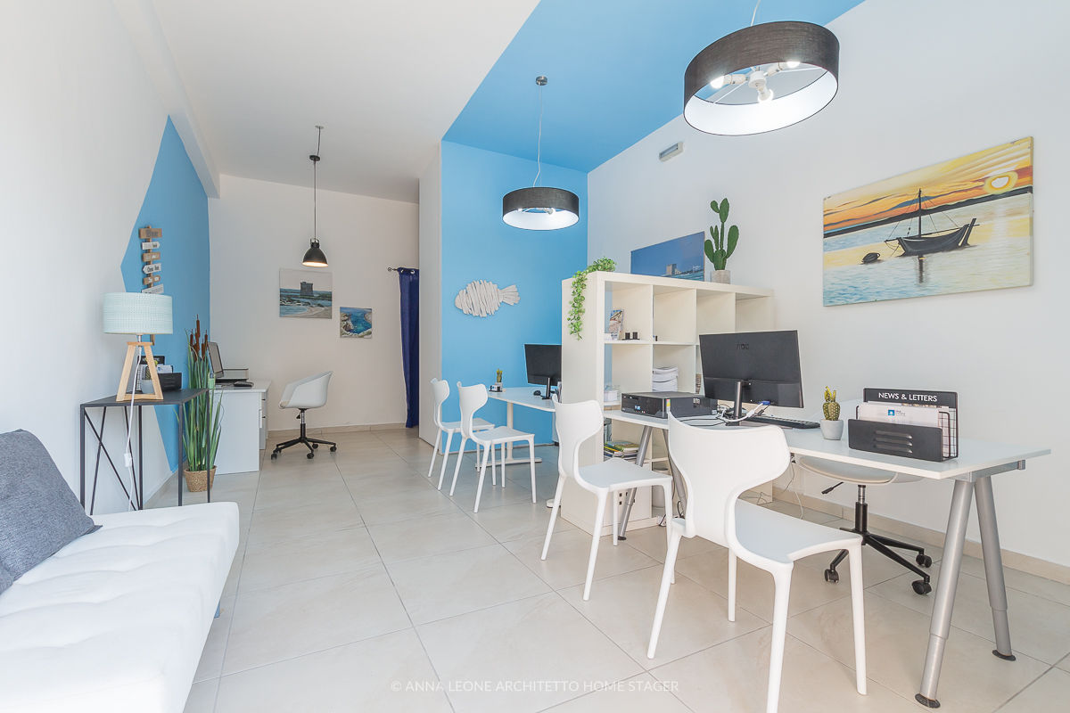 Restyling agenzia immobiliare affitti turistici, Anna Leone Architetto Home Stager Anna Leone Architetto Home Stager Commercial spaces Offices & stores