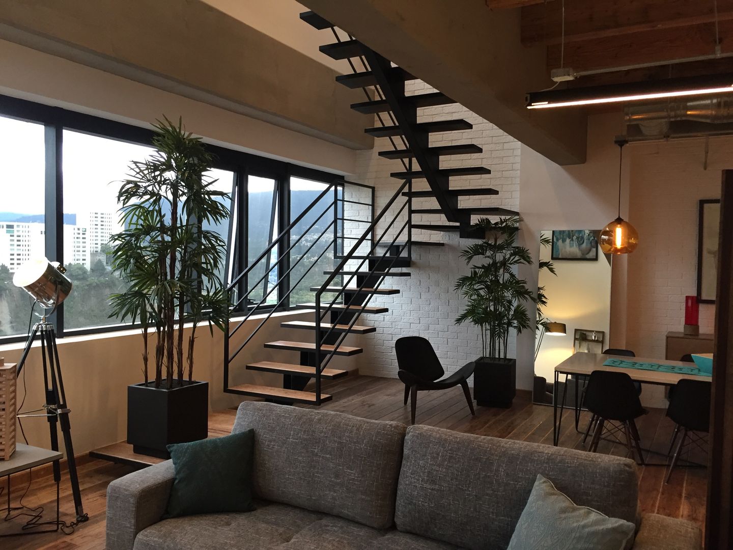 stairs DE LEON PRO Stairs stairs, double height, living room, dinning room, industrial, remodel