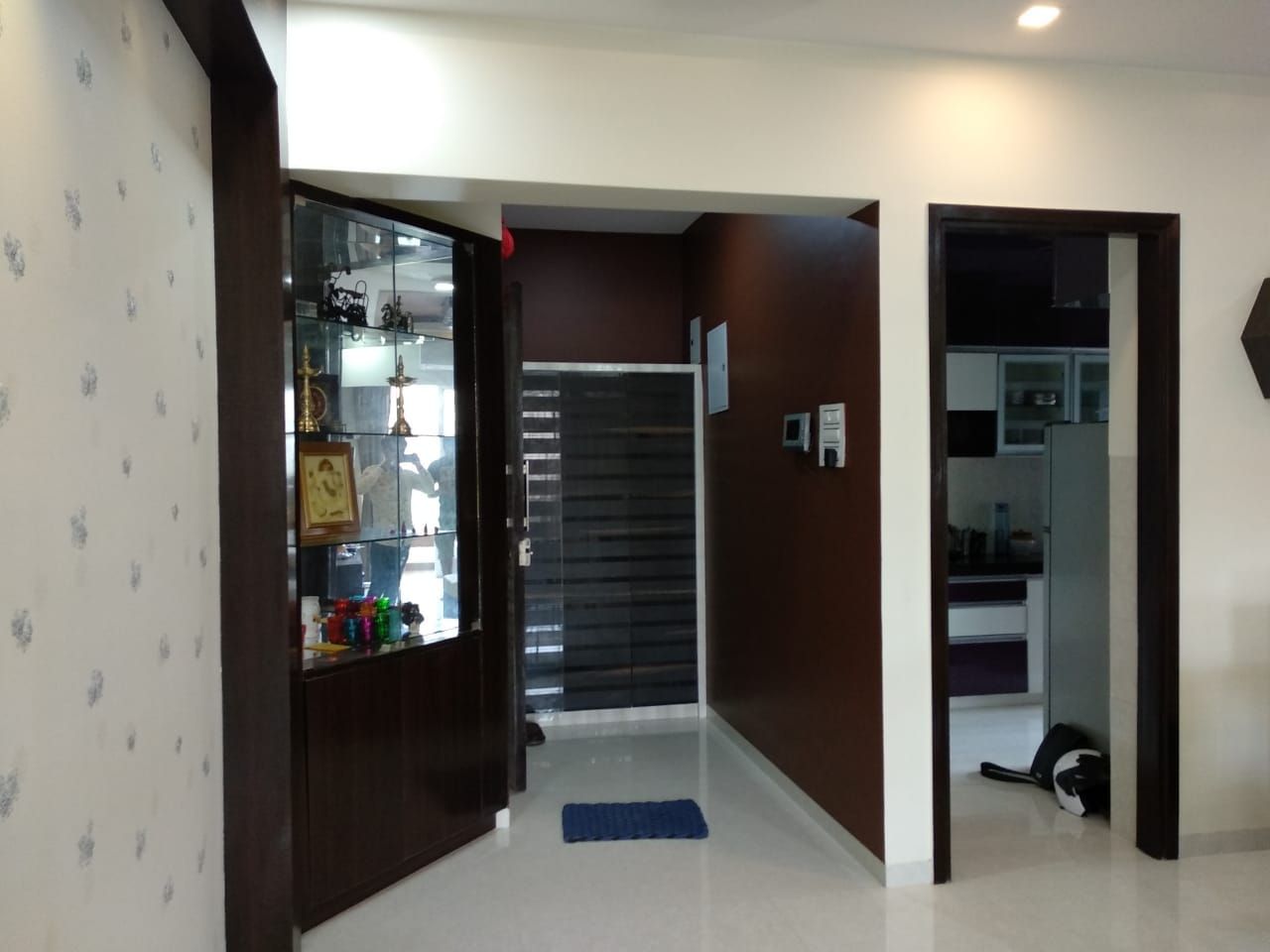 Entrance, Shoes Rack, Corner Display Clickhomz Modern corridor, hallway & stairs