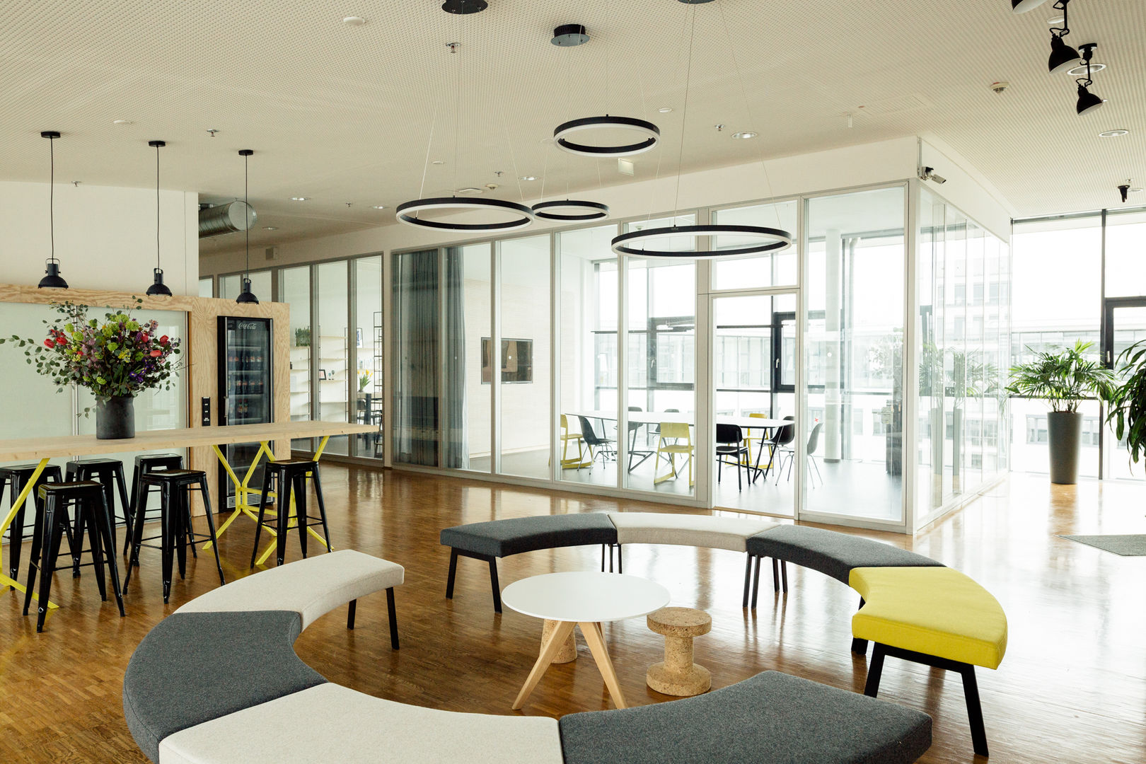 Büro Deko - 15 innovative Ideen, den Arbeitsplatz zu gestalten und zu ...