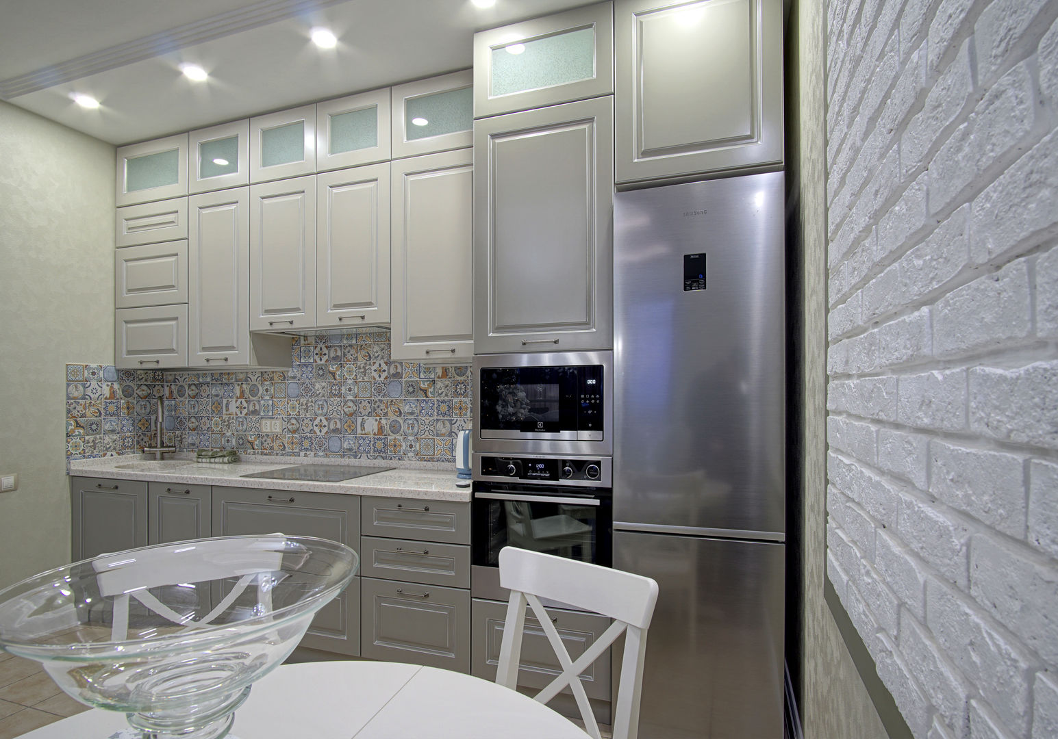 3-комнатная квартира в г.Краснодаре Студия интерьерного дизайна happy.design Кухня в стиле модерн