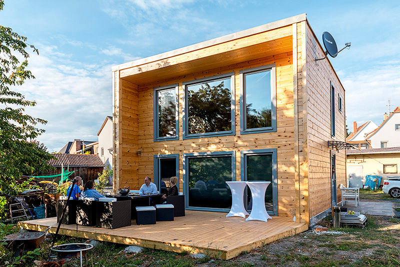 Traumhaus aus Holz selbst bauen, THULE Blockhaus GmbH - Ihr Fertigbausatz für ein Holzhaus THULE Blockhaus GmbH - Ihr Fertigbausatz für ein Holzhaus Balcon, Veranda & Terrasse minimalistes Bois Effet bois Accessoires & décorations