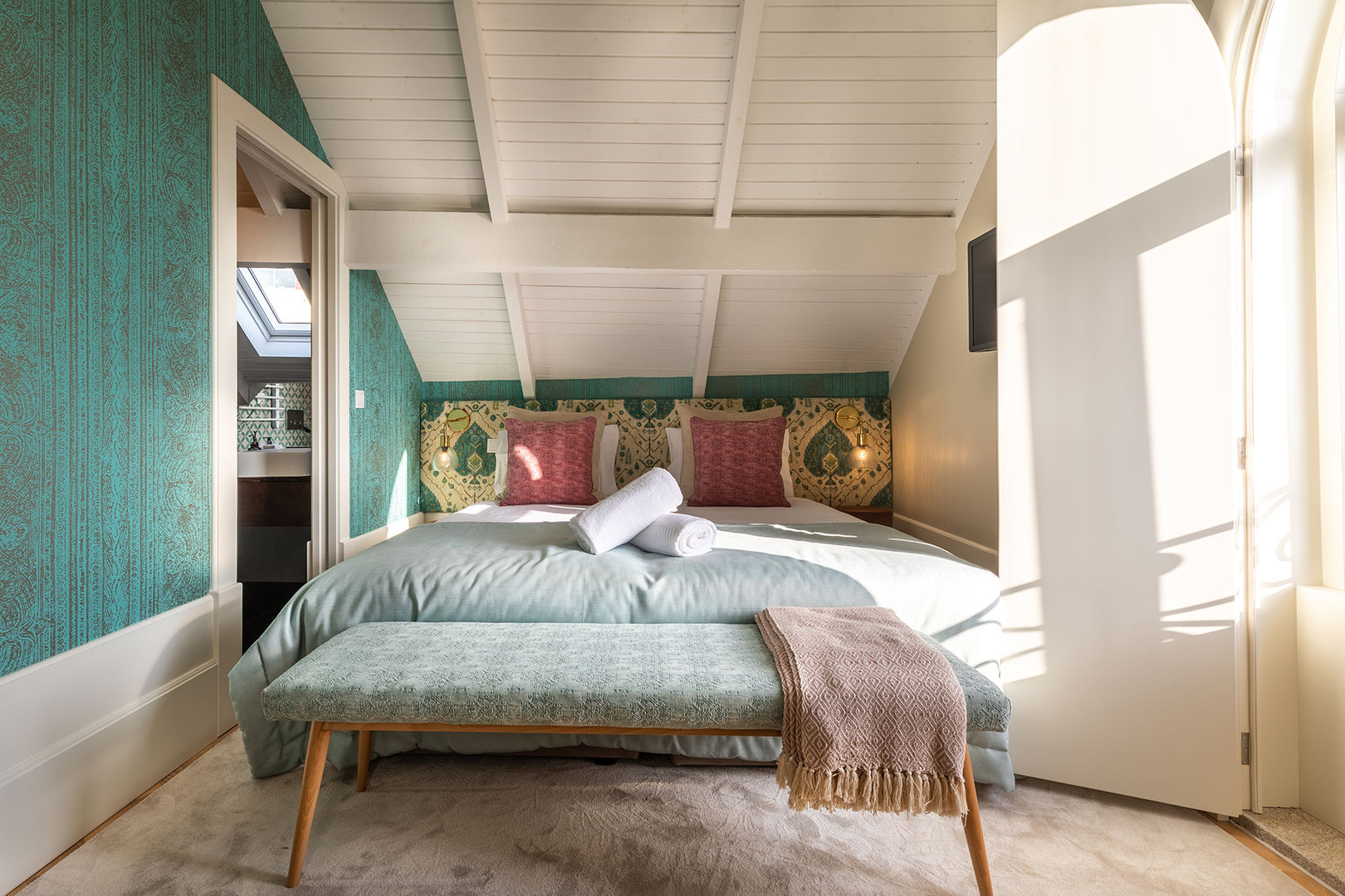 Harbour Inn, Guest House - Projeto SHI Studio Interior Design, ShiStudio Interior Design ShiStudio Interior Design Small bedroom