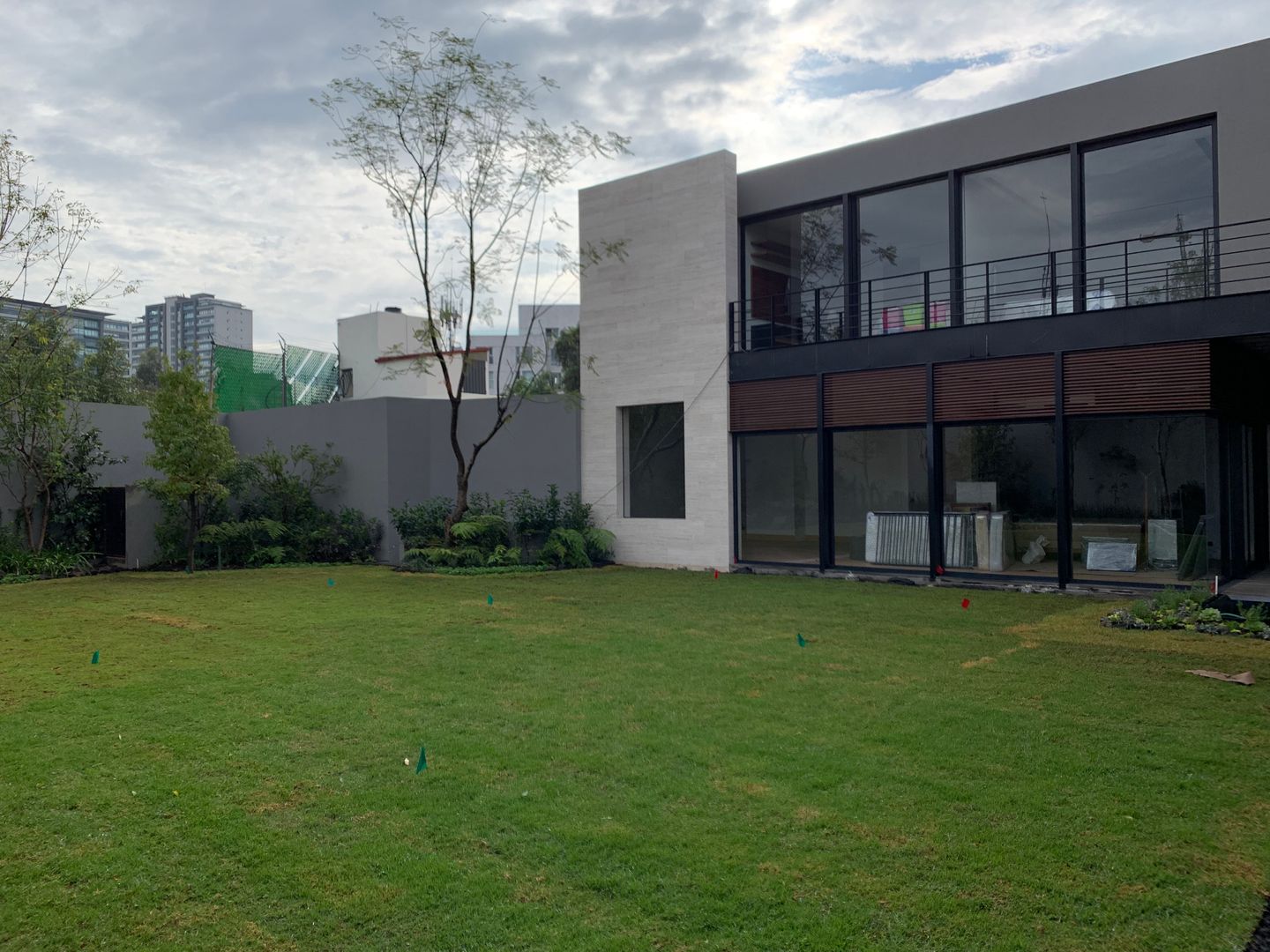 CASA JARDINES DEL PEDREGAL, TARRIBA DOMÍNGUEZ ARQUITECTOS TARRIBA DOMÍNGUEZ ARQUITECTOS Rumah Modern