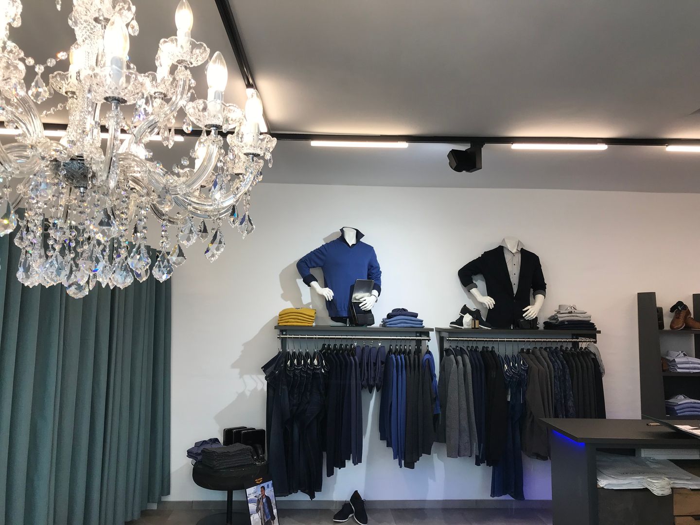 Modegeschäft La Moda in Braunau am Inn, Skapetze Lichtmacher Skapetze Lichtmacher Ticari alanlar Ofisler ve Mağazalar