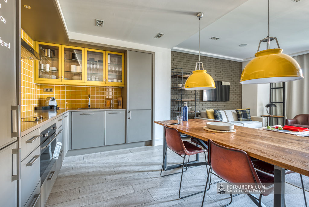 Cocina comedor de un apartamento turístico en Barcelona Carlos Sánchez Pereyra | Artitecture Photo | Fotógrafo Espacios comerciales Hoteles