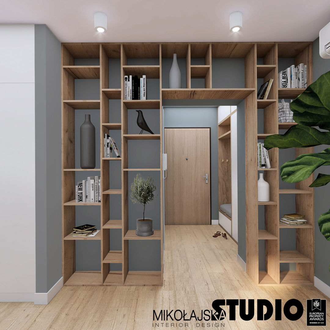 MIESZKANIE PRZY UL. SEWERYNA, MIKOŁAJSKAstudio MIKOŁAJSKAstudio ทางเดินสไตล์สแกนดิเนเวียห้องโถงและบันได