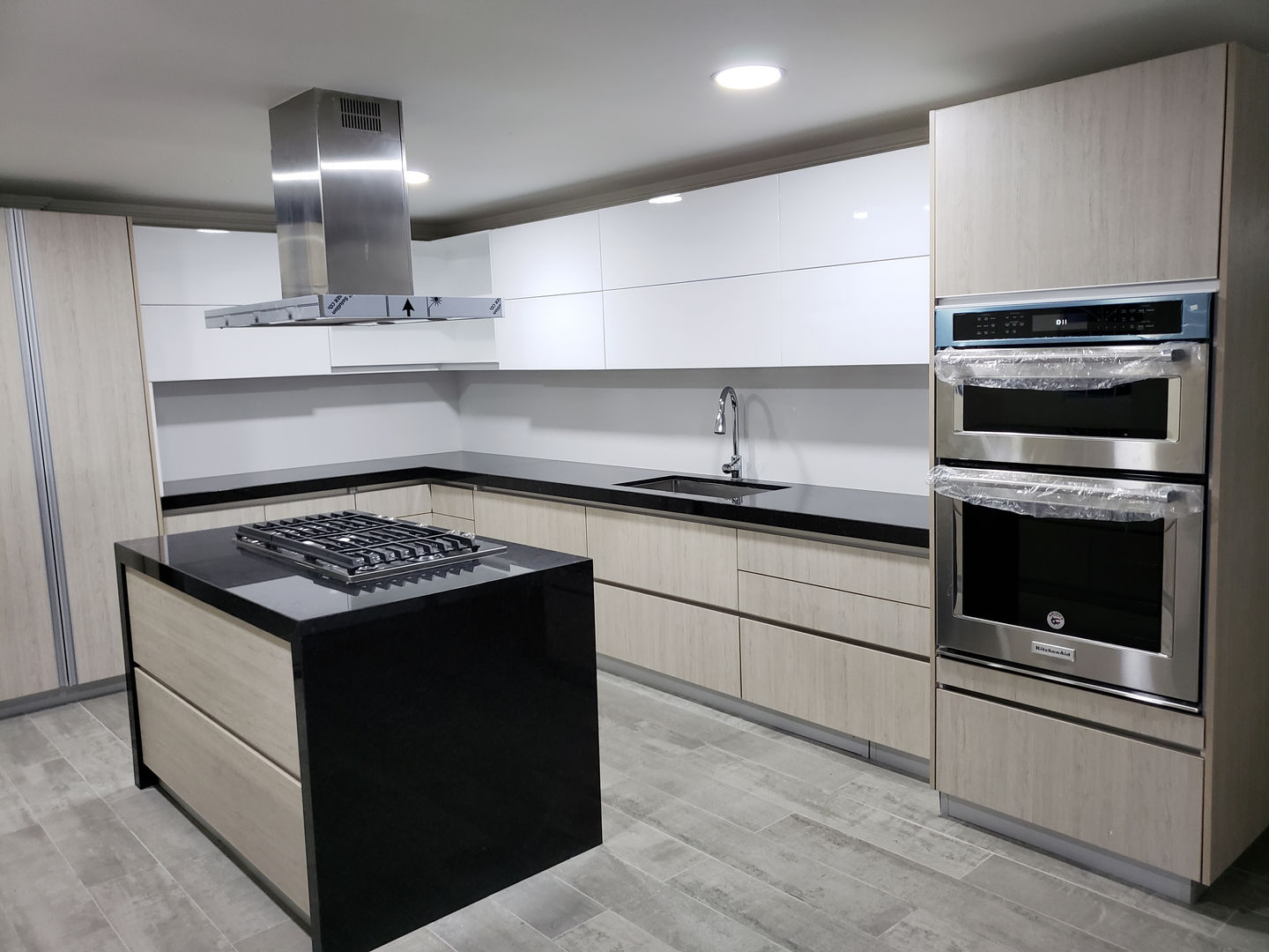 Cocina Integral Casa Villa Campestre, TAUPE CARPINTERIA TAUPE CARPINTERIA Вбудовані кухні