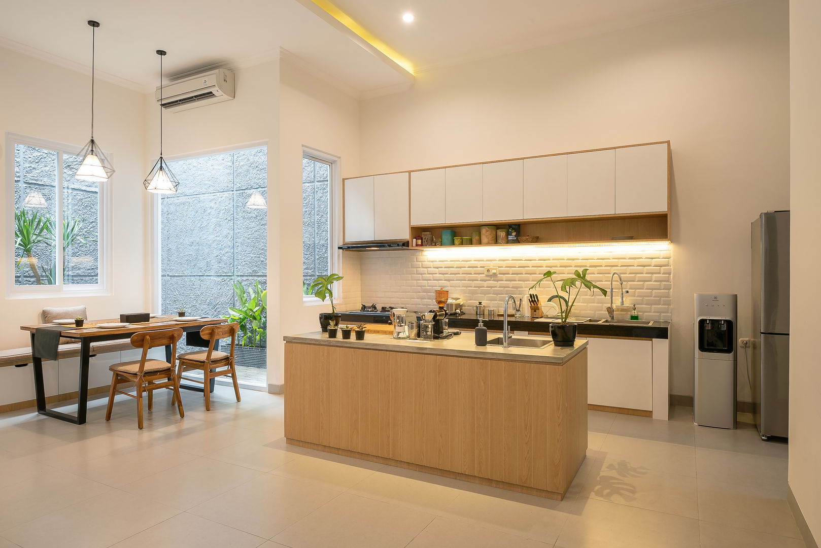 Interior Tomang House, PT Membangun Harapan Sukses PT Membangun Harapan Sukses Cocinas modernas Contrachapado