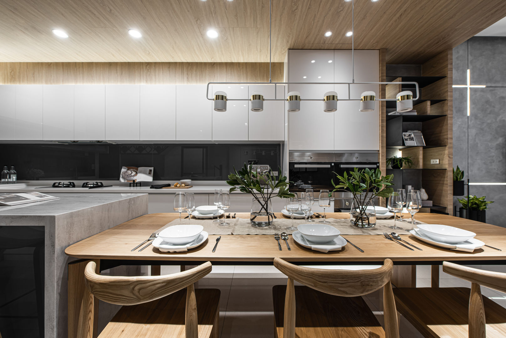 餐廳與廚房空間能夠容納一家六口 Fertility Design 豐聚空間設計 Modern dining room