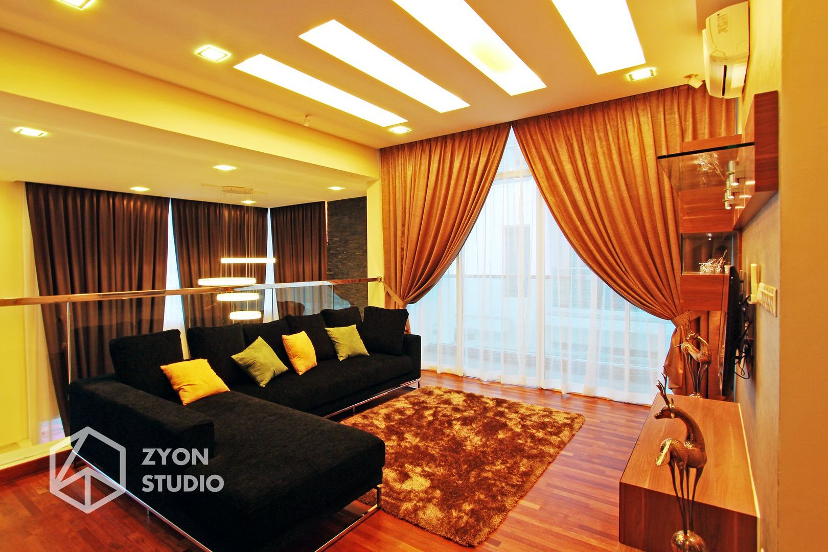Kiara Residence Puchong, ZYON STUDIO SDN BHD (fka Zyon Interior Design Sdn Bhd) ZYON STUDIO SDN BHD (fka Zyon Interior Design Sdn Bhd) Ruang Keluarga Modern