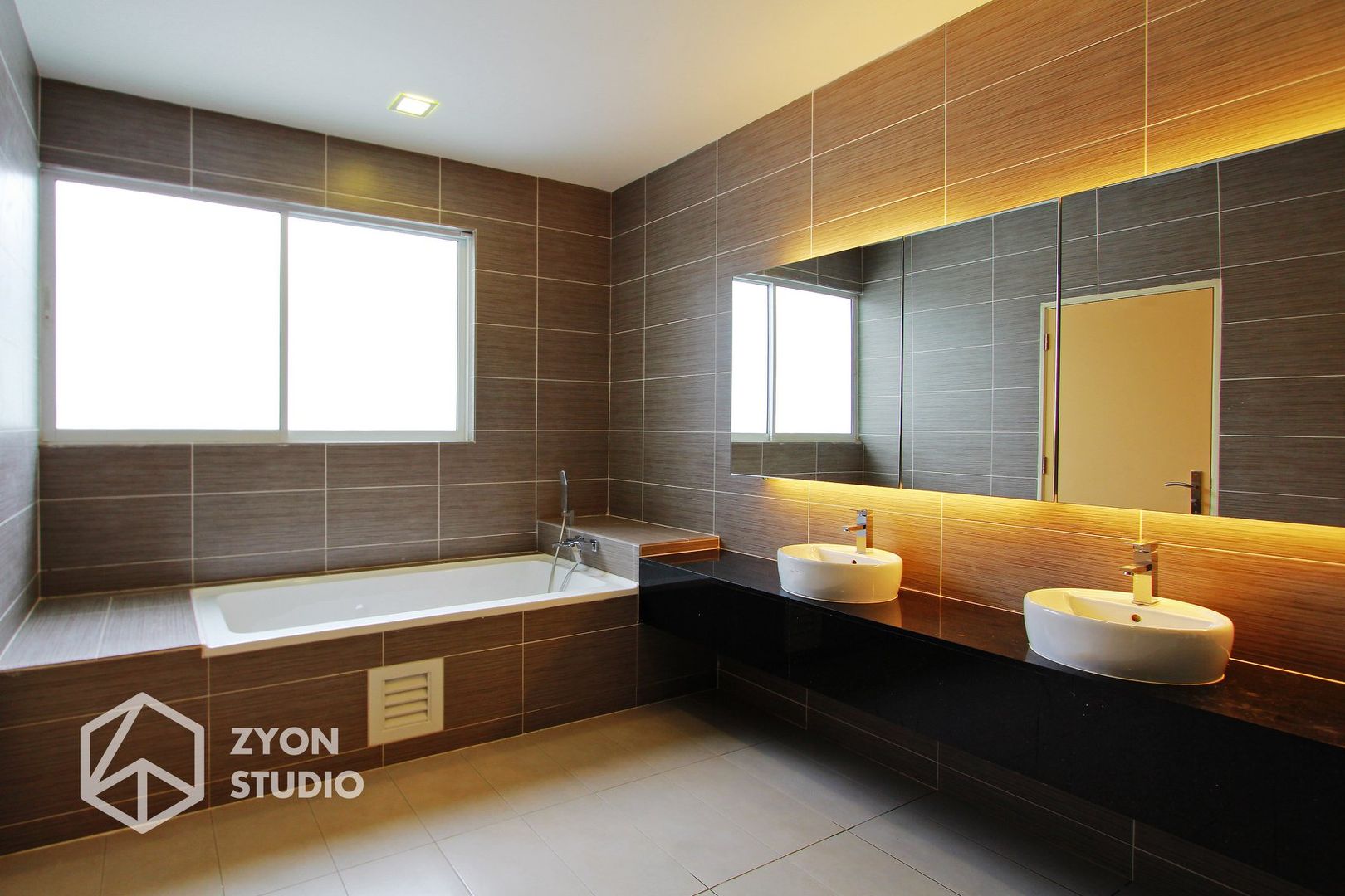 Kiara Residence Puchong, ZYON STUDIO SDN BHD (fka Zyon Interior Design Sdn Bhd) ZYON STUDIO SDN BHD (fka Zyon Interior Design Sdn Bhd) Baños modernos