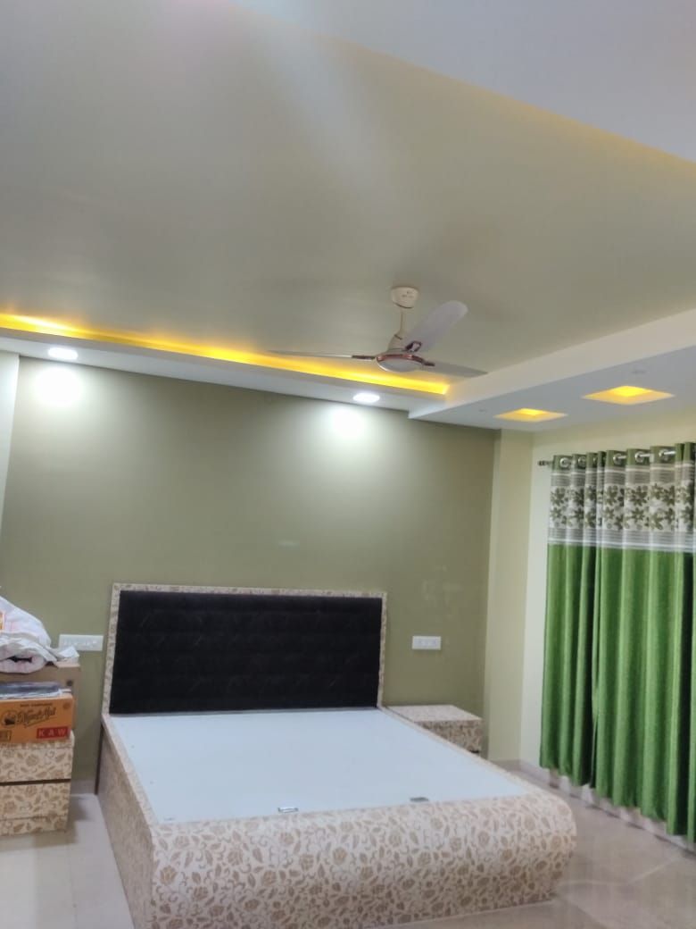 Master Bedroom Homagica Services Private Limited Modern style bedroom Beds & headboards