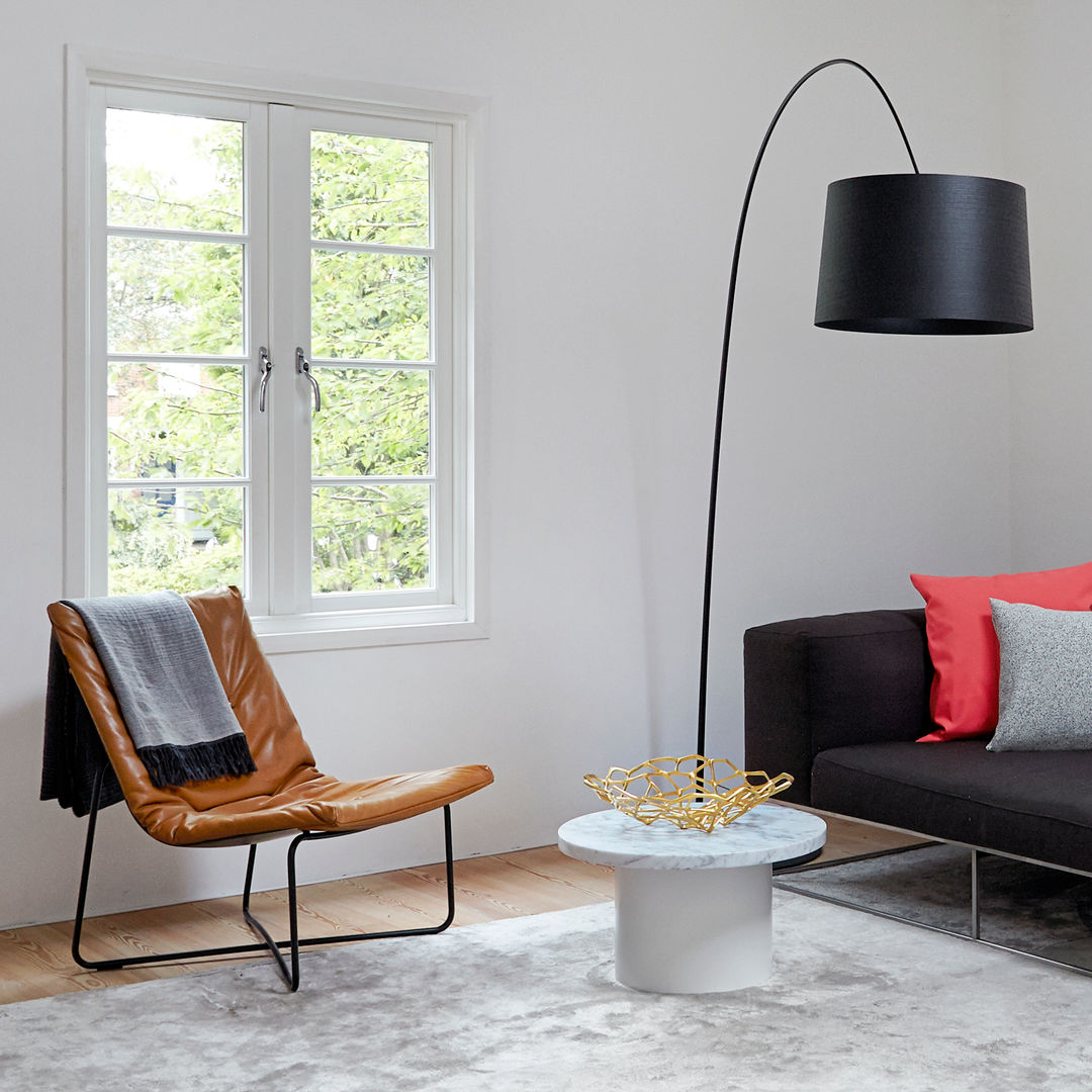 Coach House Residence - Living Room Sandra Flashman Studio Salas de estilo minimalista Contemporary Design,Modern Interiors,Minimalist Interior,Luxury Interior,London Homes,London Interiors,Sandra Flashman,Interior Design,Living Room,Sofa,Lounge Chair,Twiggy Lamp