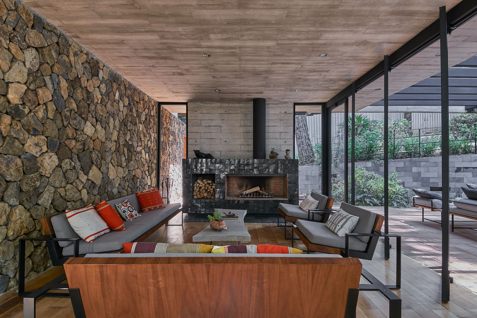 casa m, Saavedra Arquitectos Saavedra Arquitectos Modern living room Concrete