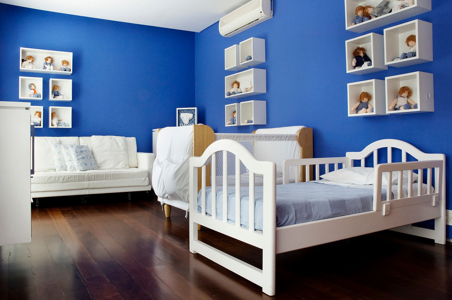 Domitorio de los niños Alexander Congonha Dormitorios de estilo moderno Madera Acabado en madera Dormitorio