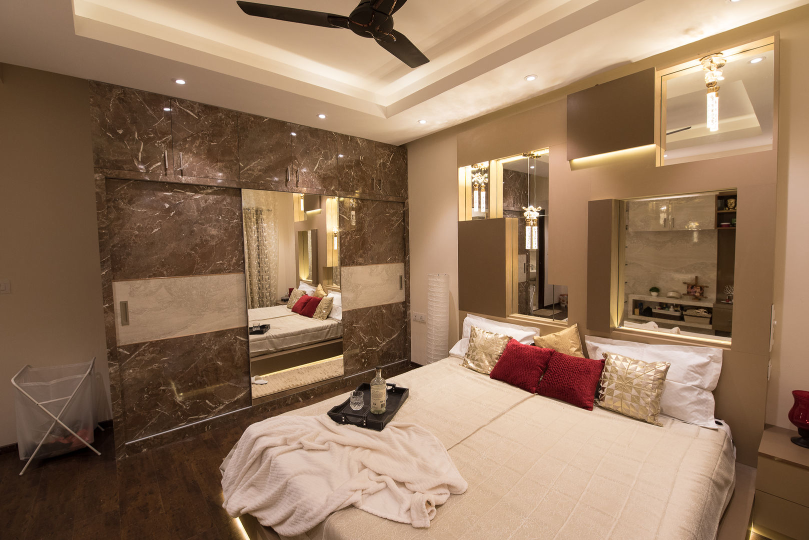 Luxury 3 BHK Interiors at Mantri Serene in Chennai, Aikaa Designs Aikaa Designs Chambre moderne