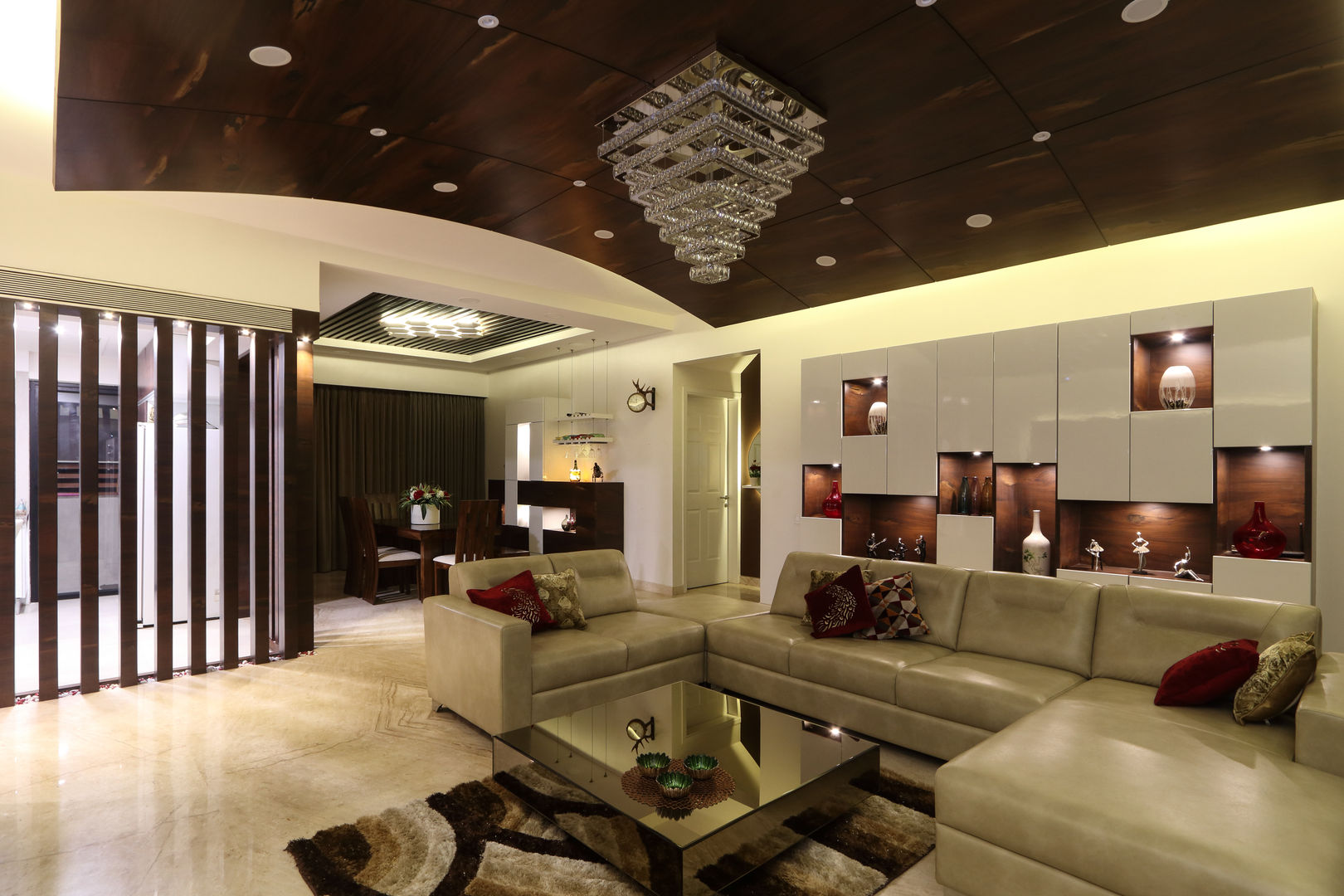 Classic Interior of Kumar Sienna, Magarpatta., AARAYISHH AARAYISHH 现代客厅設計點子、靈感 & 圖片